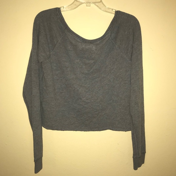 Slight Crop Top - Picture 2 of 3